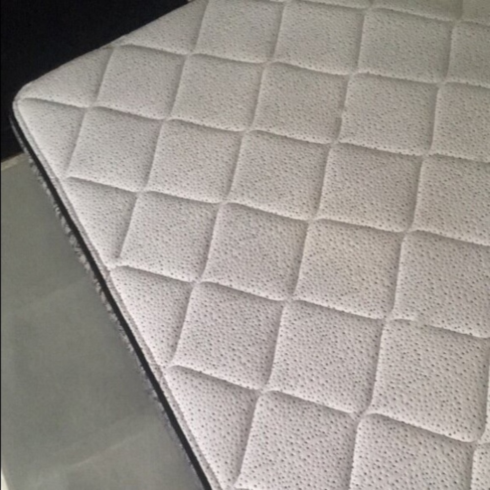 Full Size Mattress , Boxspring and rails !!